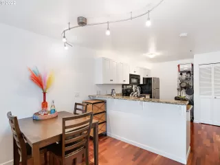 Photo #2: 22207265 Listing