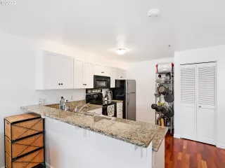 Photo #3: 22207265 Listing