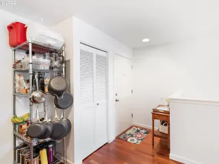 Photo #6: 22207265 Listing