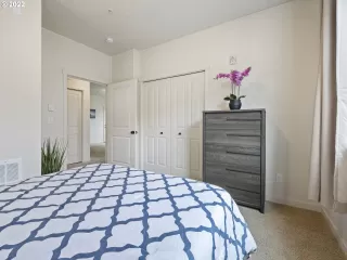 Photo #5: 22207299 Listing