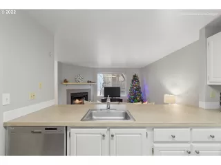 Photo #6: 22208772 Listing 