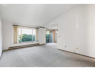 Photo #5: 22209564 Listing