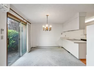 Photo #6: 22209564 Listing