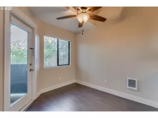 Photo #6: 22209826 Listing