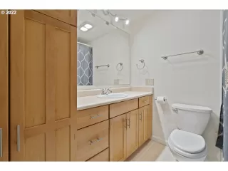 Photo #4: 22210232 Listing