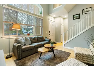 Photo #3: 22211152 Listing