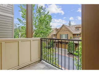 Photo #6: 22211538 Listing