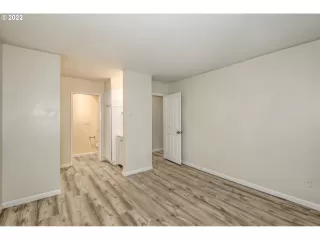 Photo #5: 22211963 Listing 