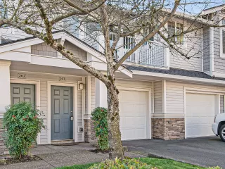 Photo #4: 22213329 Listing