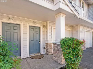 Photo #5: 22213329 Listing