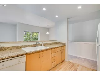 Photo #4: 22213421 Listing 