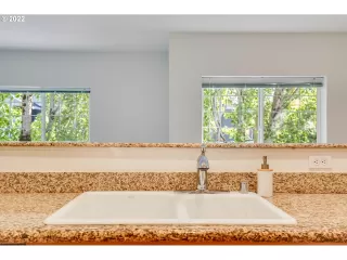 Photo #5: 22213421 Listing 