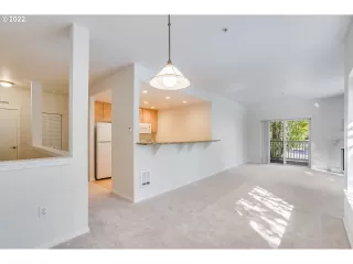 Photo #6: 22213421 Listing 