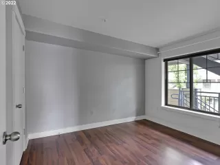 Photo #4: 22213557 Listing