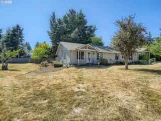 Photo #2: 22213887 Listing