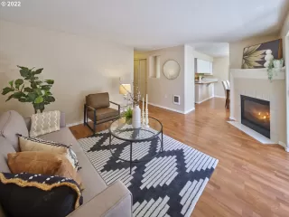 Photo #5: 22214725 Listing