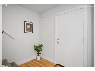 Photo #5: 22214890 Listing 