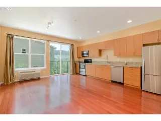 Photo #3: 22214947 Listing