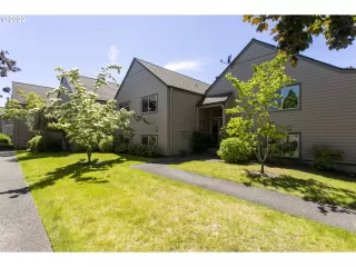 Photo #4: 22215059 Listing