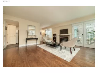 Photo #3: 22215107 Listing