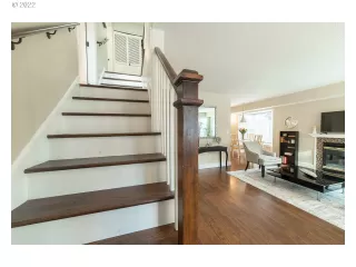 Photo #5: 22215107 Listing