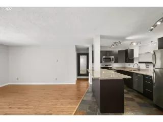 Photo #2: 22216609 Listing 