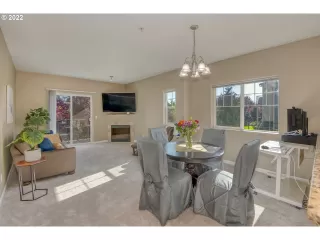 Photo #4: 22216697 Listing