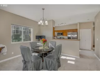 Photo #5: 22216697 Listing