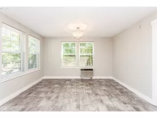 Photo #3: 22216742 Listing