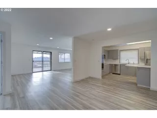 Photo #4: 22217209 Listing