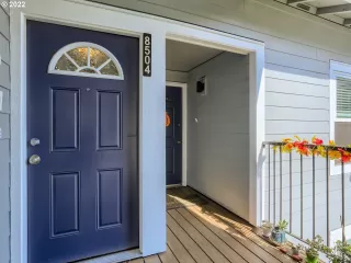 Photo #4: 22217408 Listing