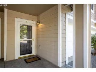 Photo #4: 22217439 Listing