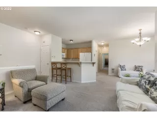 Photo #5: 22217439 Listing