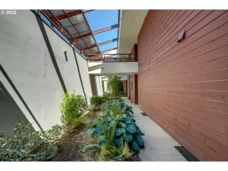 Photo #1: 22218233 Listing