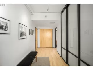 Photo #2: 22218586 Listing