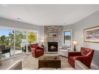 Photo #5: 22219240 Listing