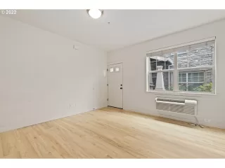 Photo #5: 22219559 Listing 