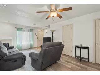 Photo #4: 22220246 Listing 