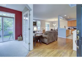 Photo #6: 22220370 Listing