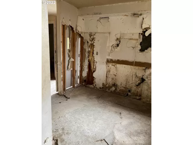 MLS: 22221201 Condo For Sale