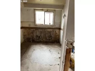 Photo #5: 22221201 Listing 