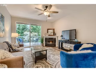 Photo #4: 22221224 Listing