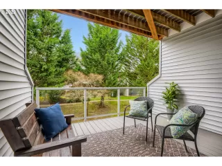 Photo #6: 22221224 Listing