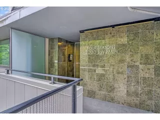 Photo #3: 22221696 Listing