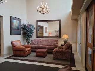 Photo #4: 22221888 Listing