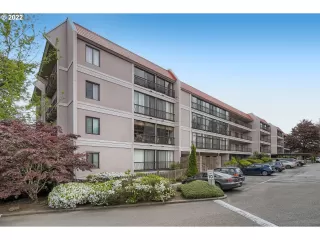 Photo #5: 22221888 Listing