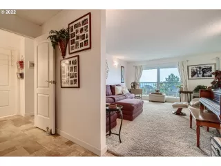 Photo #6: 22221888 Listing