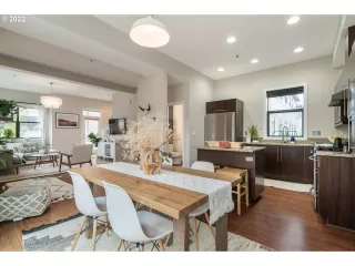 Photo #5: 22222001 Listing 