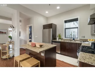 Photo #6: 22222001 Listing 