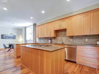 Photo #6: 22222576 Listing